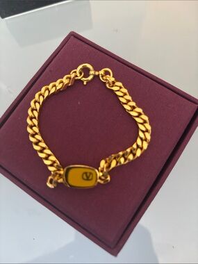 Valentino bracelet - please listen to the details during live show!